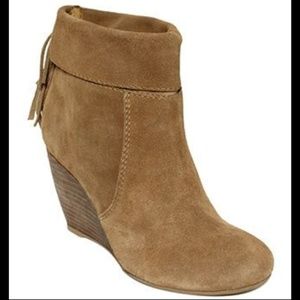 Sugar Holiday Fringed Heel Wedge Booties Sz 9